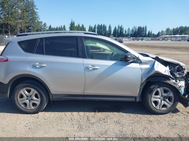 Toyota RAV4 LE 2015 JTMBFREV8FD105421 Image 13