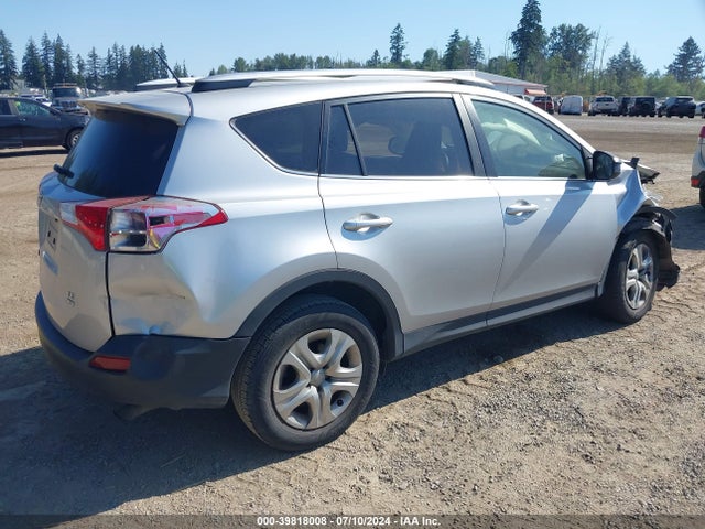 Toyota RAV4 LE 2015 JTMBFREV8FD105421 Image 4
