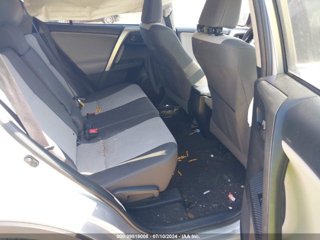 Toyota RAV4 LE 2015 JTMBFREV8FD105421 Image 8