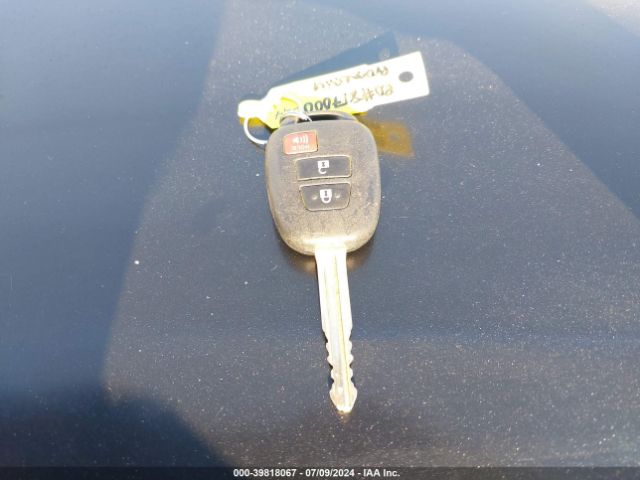 JTDKDTB33E1076674 Toyota Prius C One