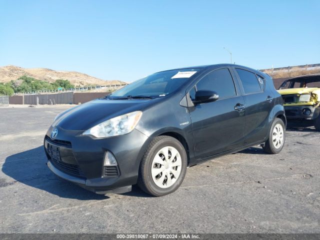 JTDKDTB33E1076674 Toyota Prius C One
