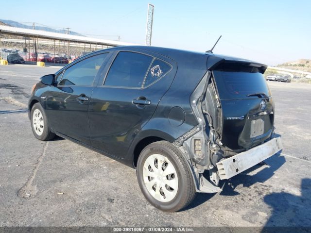 JTDKDTB33E1076674 Toyota Prius C One