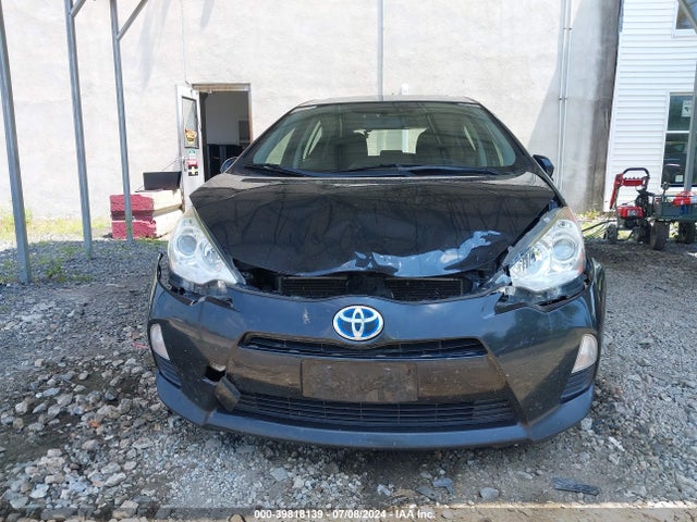 Toyota Prius C Three 2014 JTDKDTB31E1066869 Image 12