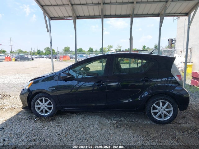 Toyota Prius C Three 2014 JTDKDTB31E1066869 Image 14