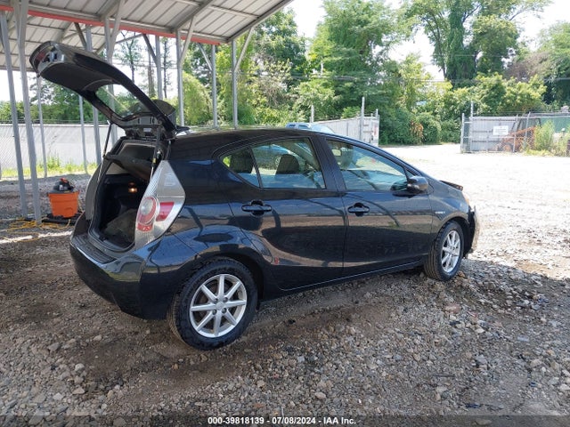 Toyota Prius C Three 2014 JTDKDTB31E1066869 Image 4
