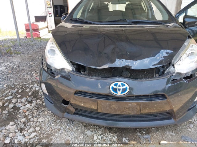 Toyota Prius C Three 2014 JTDKDTB31E1066869 Image 6