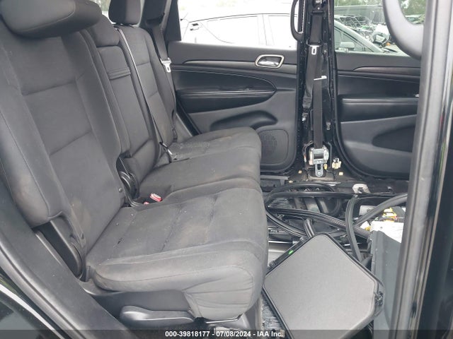 1C4RJEAG6HC685449 Jeep Grand Cherokee Laredo 4x2