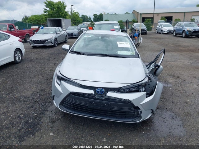Toyota Corolla Hybrid Le 2024 JTDBCMFE0R3048930 Image 12