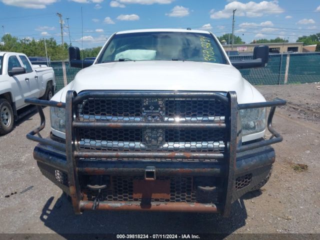 3C6UR5HL8HG589087 RAM 2500 Tradesman  4x4 8' Box