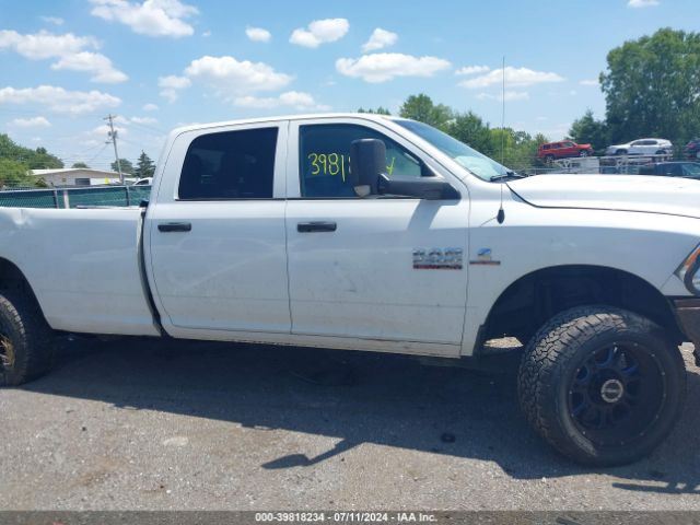 3C6UR5HL8HG589087 RAM 2500 Tradesman  4x4 8' Box
