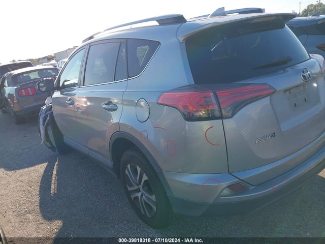 Toyota RAV4 LE 2017 2T3ZFREV0HW361587 Image 3