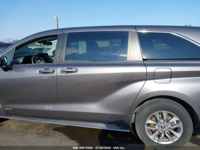 5TDKSKFC7MS005604 Toyota SIENNA LE