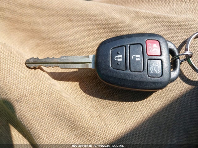 Toyota Rav4 Xle 2017 2T3RFREV9HW624756 Image 11