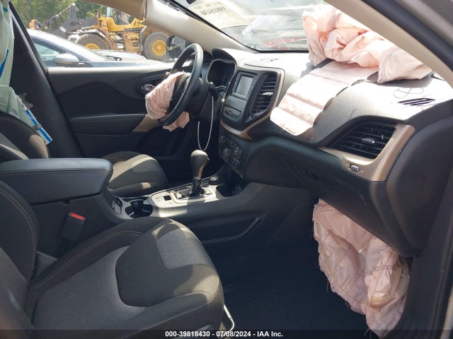 1C4PJMCX1JD545386 Jeep Cherokee Latitude 4x4