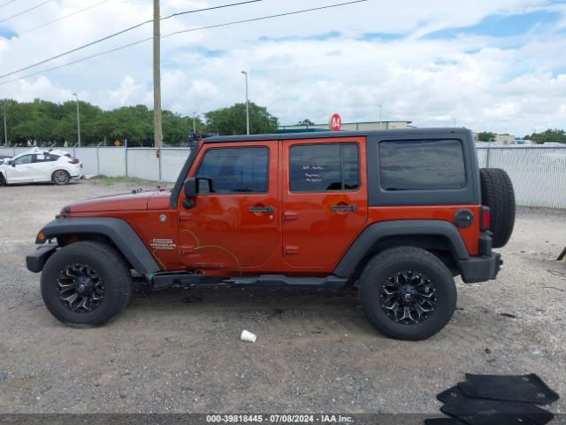 1C4BJWDG4EL259581 Jeep Wrangler Unlimited Sport