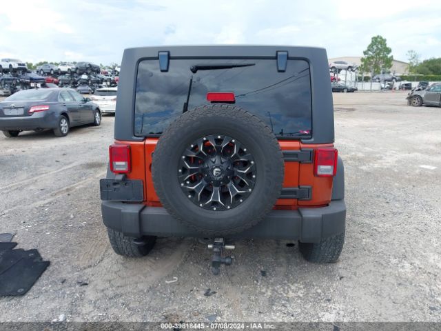 1C4BJWDG4EL259581 Jeep Wrangler Unlimited Sport