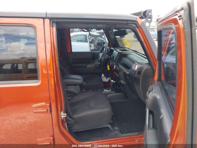 1C4BJWDG4EL259581 Jeep Wrangler Unlimited Sport