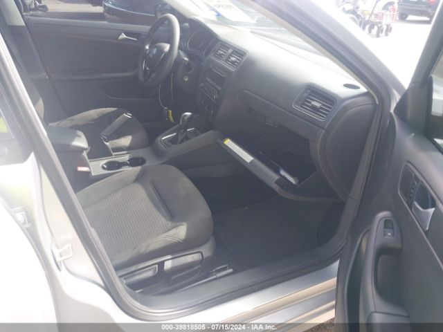 3VW2K7AJ0FM260422 Volkswagen Jetta 2.0l S