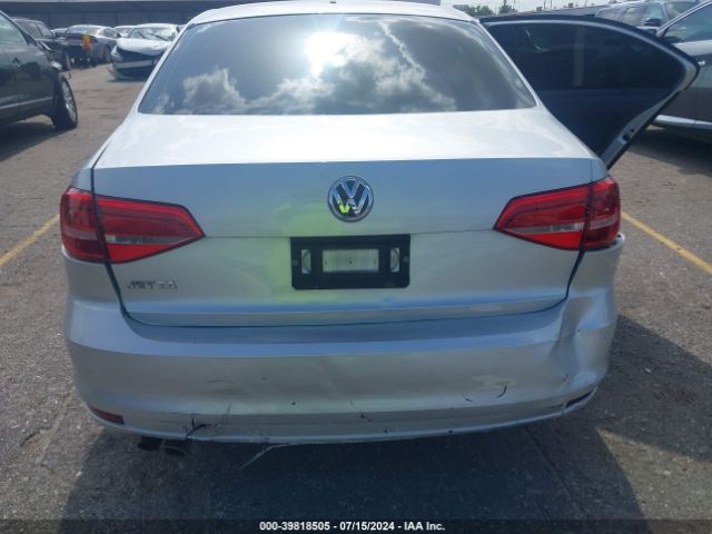 3VW2K7AJ0FM260422 Volkswagen Jetta 2.0l S