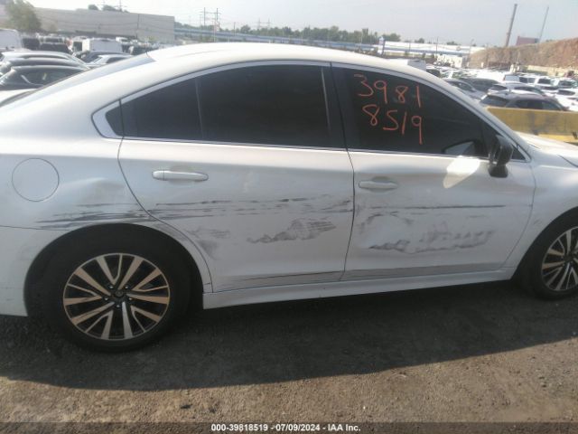 4S3BNAB61J3003927 Subaru Legacy 2.5i