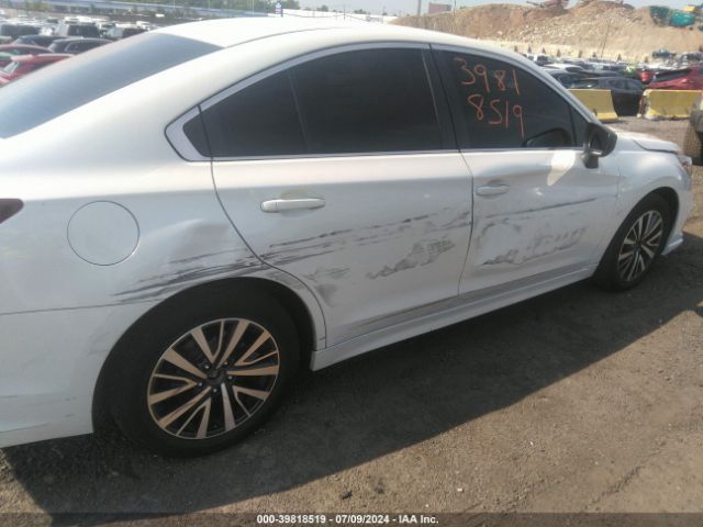 4S3BNAB61J3003927 Subaru Legacy 2.5i