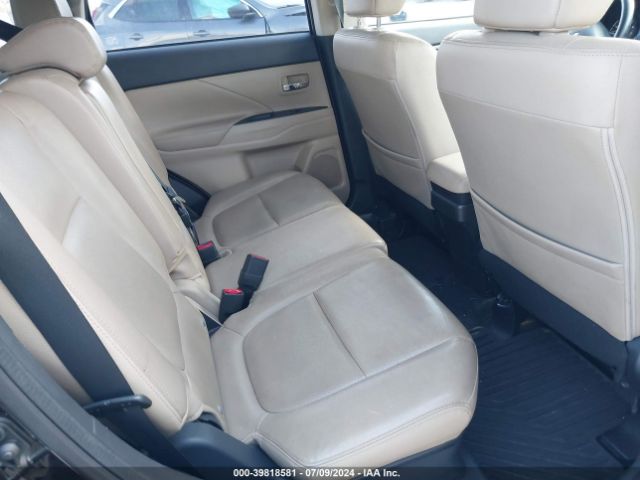 JA4AD3A35FZ007981 Mitsubishi Outlander Se