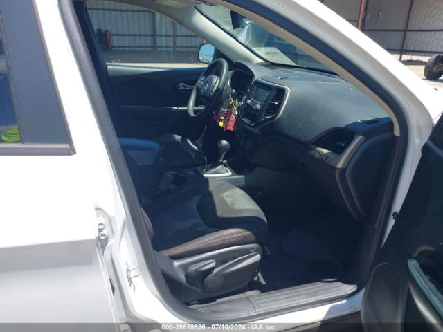 1C4PJLAB9HW540985 Jeep Cherokee Sport Fwd