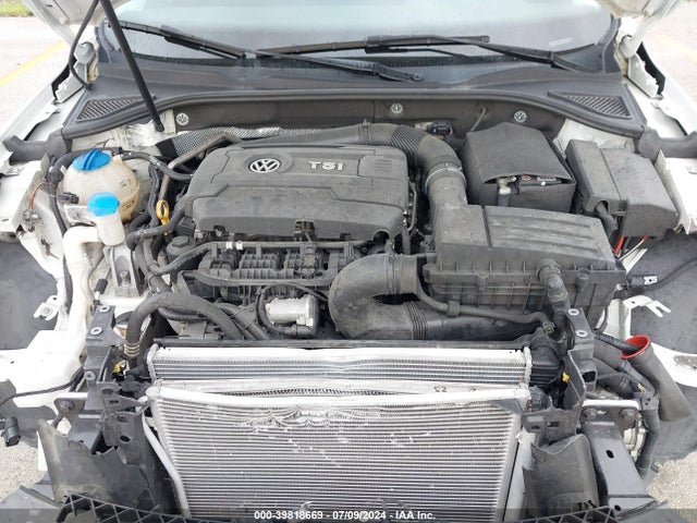 1VWDT7A30HC005880 Volkswagen Passat 1.8t R-line