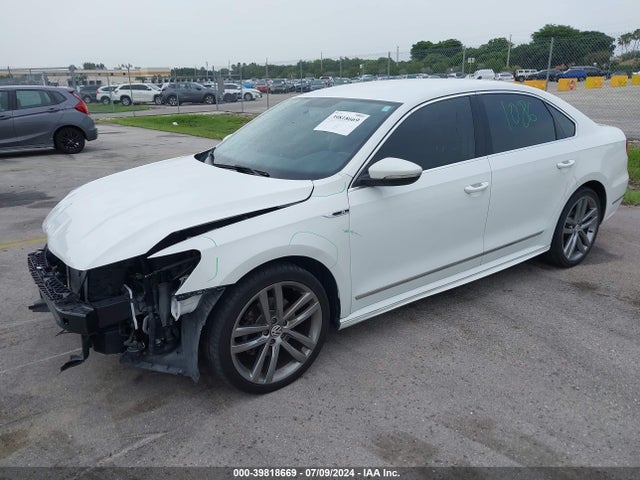 1VWDT7A30HC005880 Volkswagen Passat 1.8t R-line
