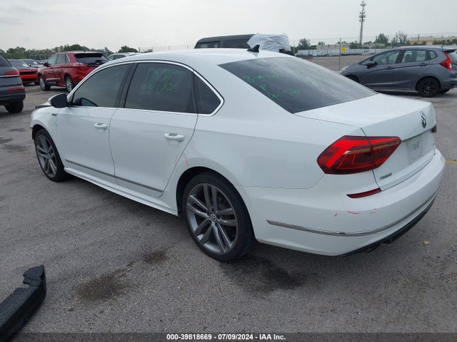 1VWDT7A30HC005880 Volkswagen Passat 1.8t R-line