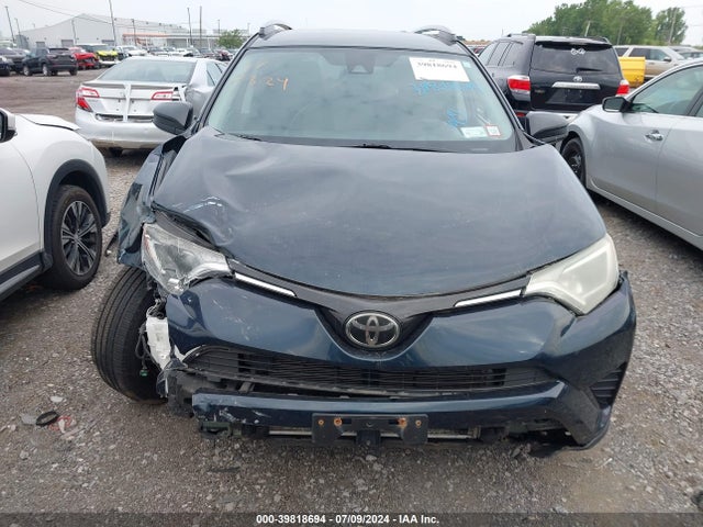 Toyota RAV4 LE 2018 2T3BFREV8JW781654 Image 13