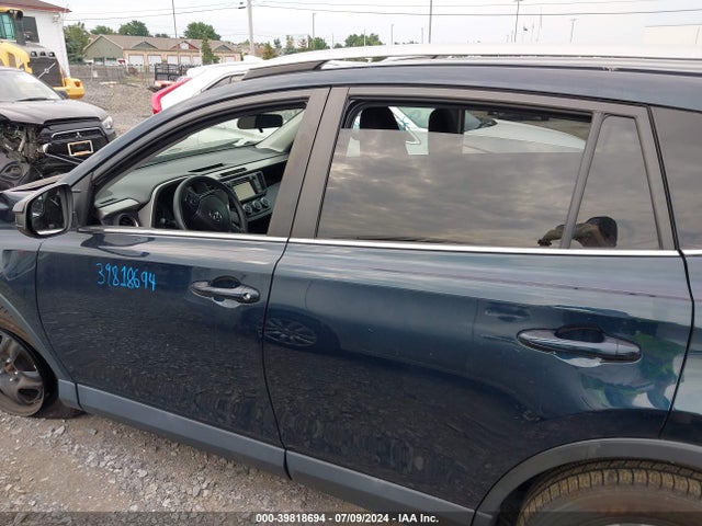 Toyota RAV4 LE 2018 2T3BFREV8JW781654 Image 15
