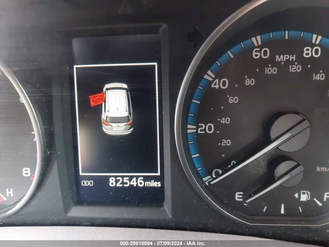 Toyota RAV4 LE 2018 2T3BFREV8JW781654 Image 16