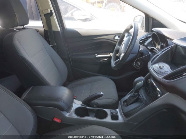 1FMCU0GX2GUB48766 Ford ESCAPE SE
