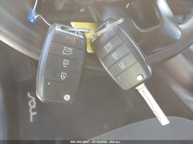 KIA Soul 2015 KNDJN2A22F7213288 Image 11