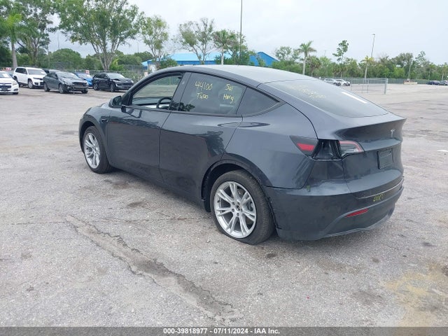 Tesla Model Y Long Range/rwd 2024 7SAYGDED9RF093622 Image 3