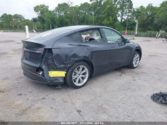 Tesla Model Y Long Range/rwd 2024 7SAYGDED9RF093622 Image 4