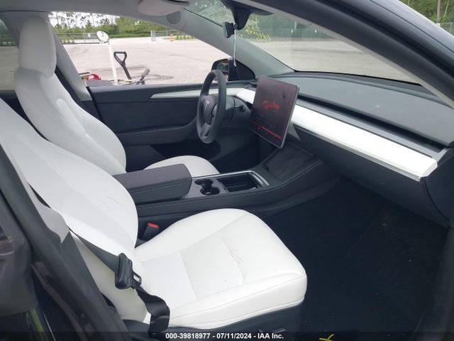 Tesla Model Y Long Range/rwd 2024 7SAYGDED9RF093622 Image 5