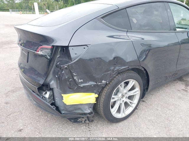 Tesla Model Y Long Range/rwd 2024 7SAYGDED9RF093622 Image 6