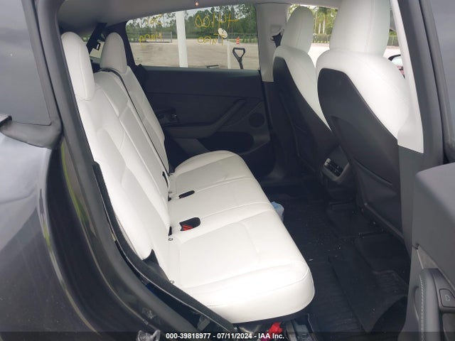 Tesla Model Y Long Range/rwd 2024 7SAYGDED9RF093622 Image 8