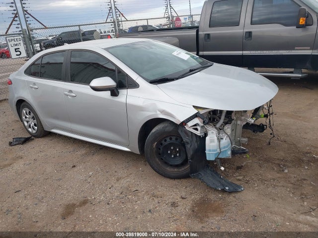 Toyota COROLLA LE 2022 5YFEPMAEXNP355502 головне зображення