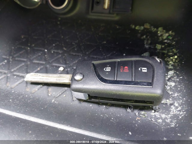 Toyota RAV4 LE 2019 JTMH1RFV1KD501465 Image 11