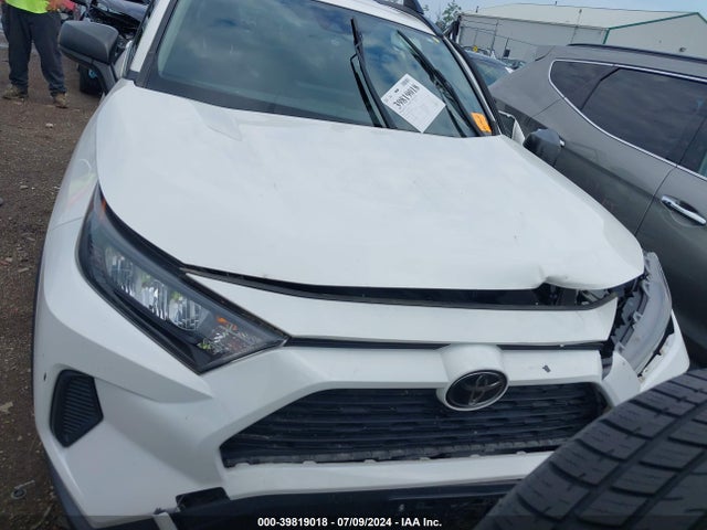 Toyota RAV4 LE 2019 JTMH1RFV1KD501465 Image 13