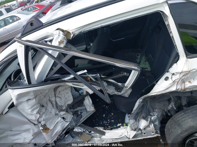 Toyota RAV4 LE 2019 JTMH1RFV1KD501465 Image 15