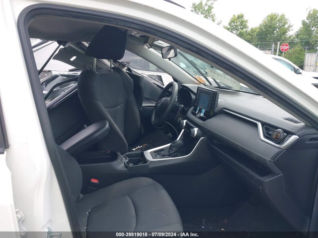 Toyota RAV4 LE 2019 JTMH1RFV1KD501465 Image 5