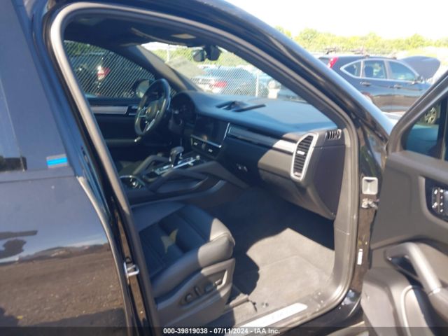 2022 PORSCHE CAYENNE COUPE WP1BA2AY3NDA49746 Photo 4
