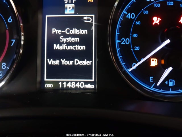 Toyota COROLLA SE 2018 5YFBURHE1JP785637 Image 15