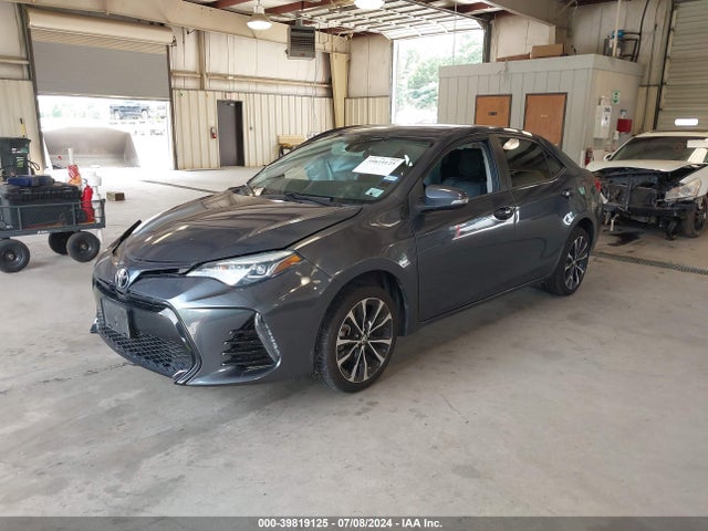 Toyota COROLLA SE 2018 5YFBURHE1JP785637 Image 2