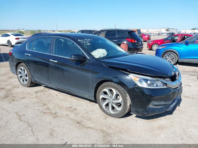 2017 1HGCR2F70HA111285 main image