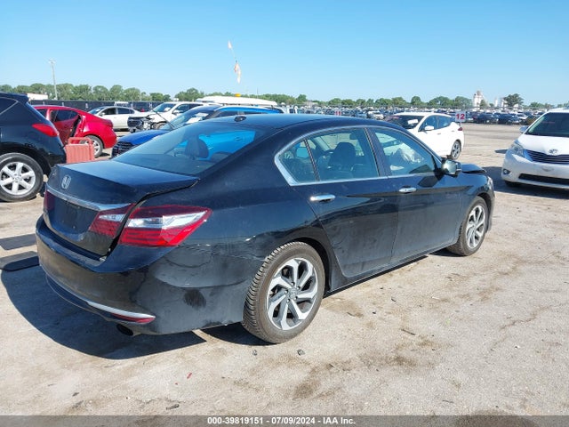 Honda ACCORD EX 2017 1HGCR2F70HA111285 Image 4